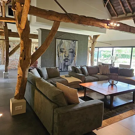 Luxe Brabantse Langgevelboerderij Άστεν